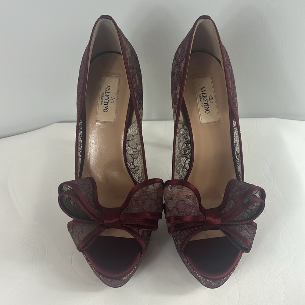 Valentino Couture Bow Lace Platform Pump - Picture 6 of 17
